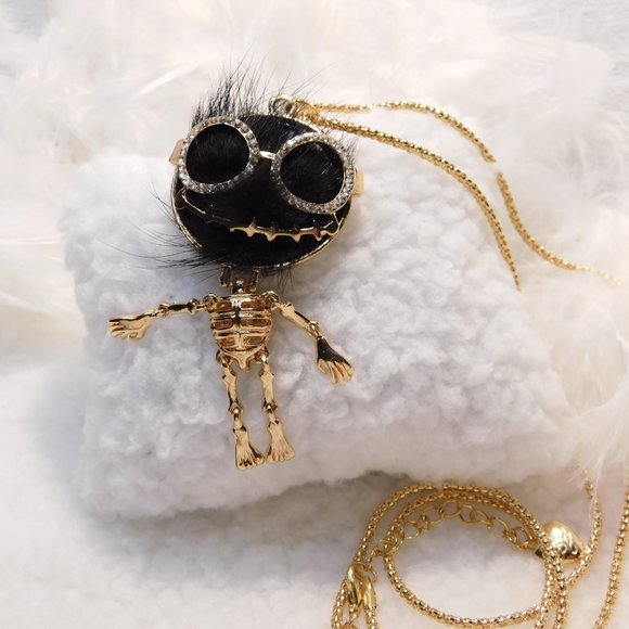 Skeleton Pendant and chain - Picture 5 of 9